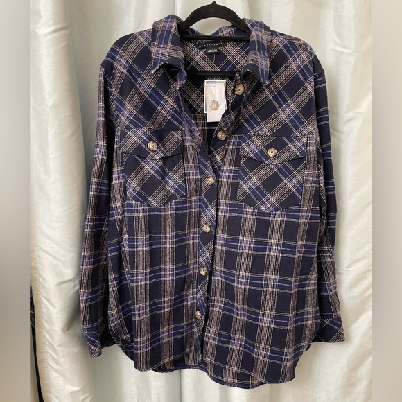 Flannel shacket size large - Picture 1 of 4